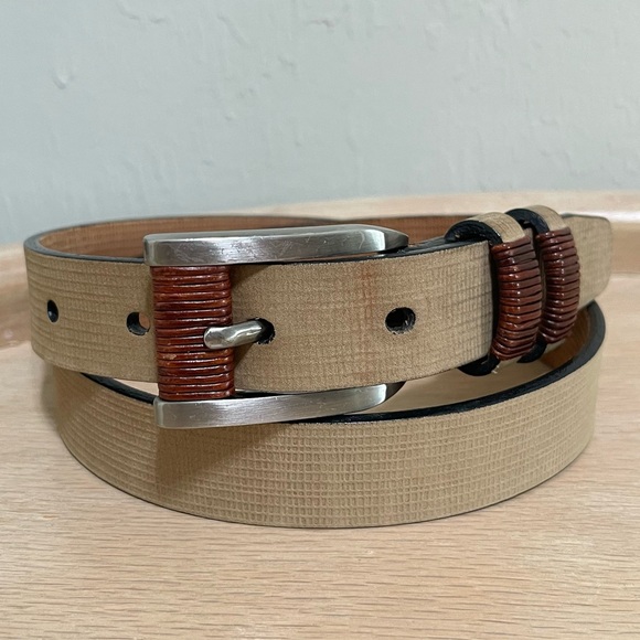 Tommy Bahama Beige Leather Belt Brown Trim Made in Spain Neutral Office Size S - Picture 9 of 9